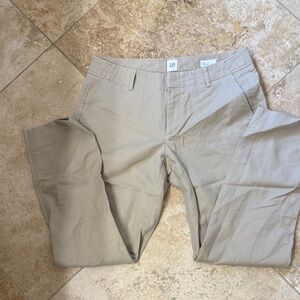 GAP womens khaki crop Pants 4R